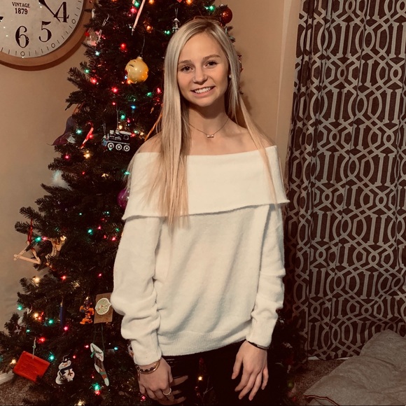 Profile Picture of Hailey Hudson (@haileyhudson23) on Poshmark