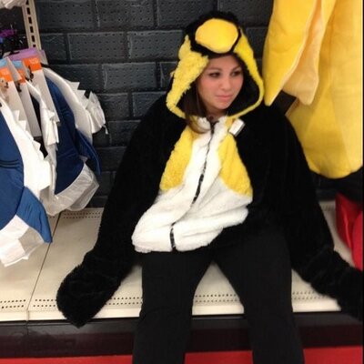 Profile Picture of Ivy Cohen (@ivy_cohen) on Twitter