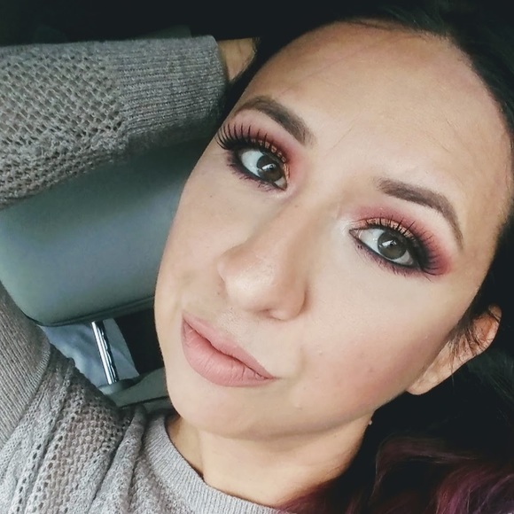 Profile Picture of Robin Stillman (@laniolehua) on Poshmark