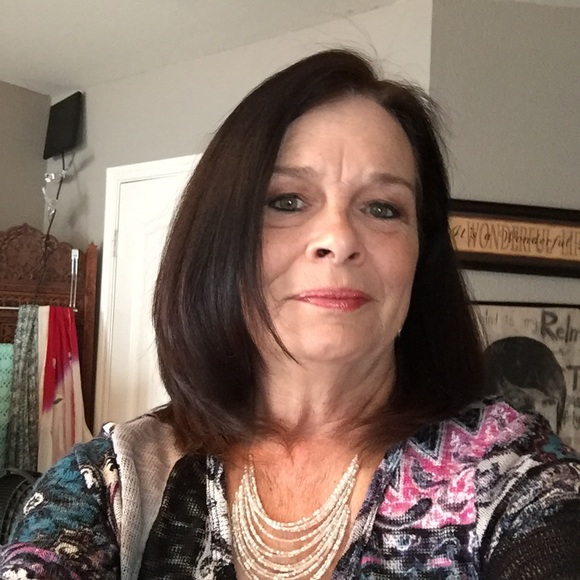 Profile Picture of Colleen Brengle (@thatsmyname) on Poshmark