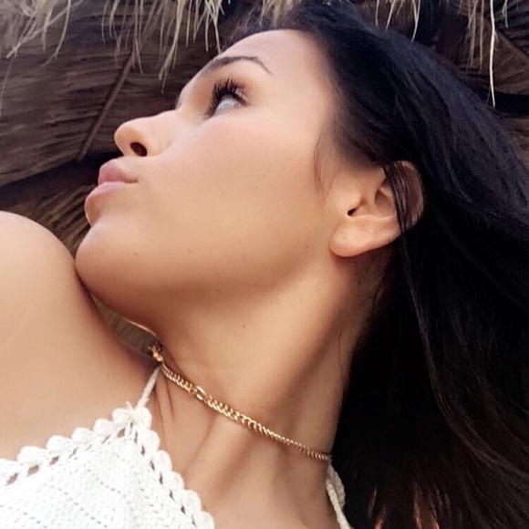 Profile Picture of Alisa Sandgren (@alisa_sandgren) on Poshmark