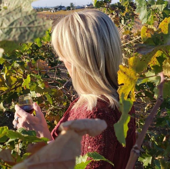 Profile Picture of Lisa Eppel (@lisa_eppel) on Poshmark