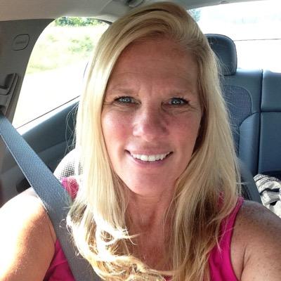 Profile Picture of Brenda Watts (@brenawatts) on Twitter