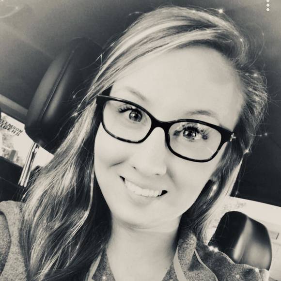Profile Picture of Jessica Schmick (@je_schmick) on Poshmark