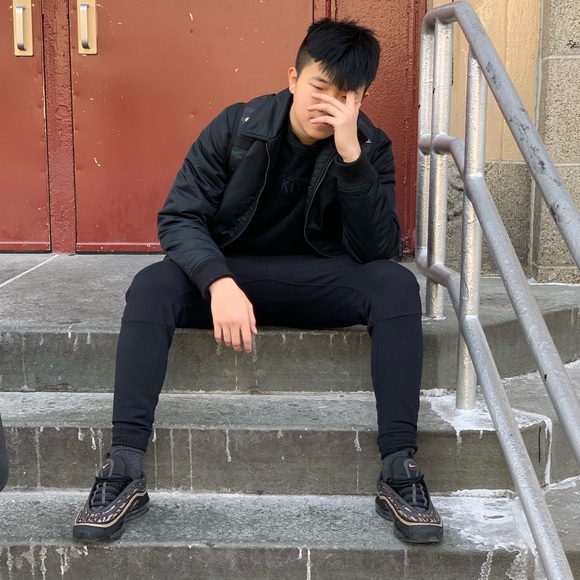 Darren Chen - Poshmark Profile Picture of Darren Chen (@darren_chen) on Poshmark