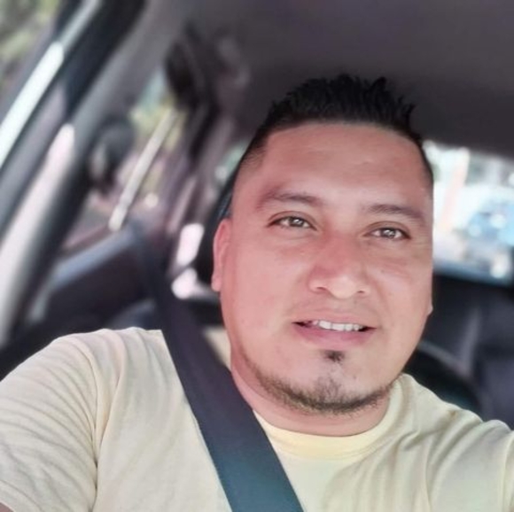 Profile Picture of Liam Avellan (@liamavellan59) on Poshmark
