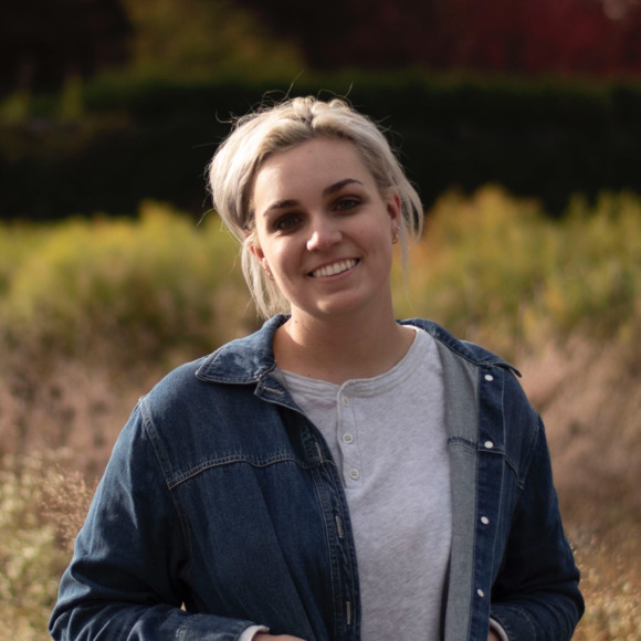 Profile Picture of Amanda Sauer (@amsauer99) on Poshmark