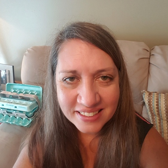 Profile Picture of Cathy Maples (@maplesnanny) on Poshmark