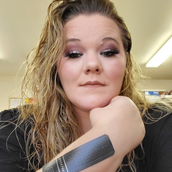 Profile Picture of Jody Chapman (@greeneyes124w) on Poshmark