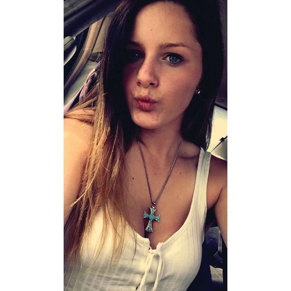 Profile Picture of Katelyn Kuhlmann (@katelynkuhlmann) on Poshmark