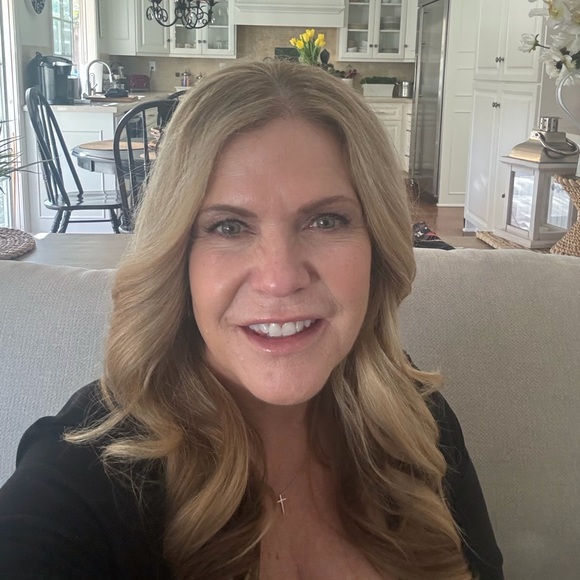 Profile Picture of Jacqueline Reid (@jackie92882) on Poshmark