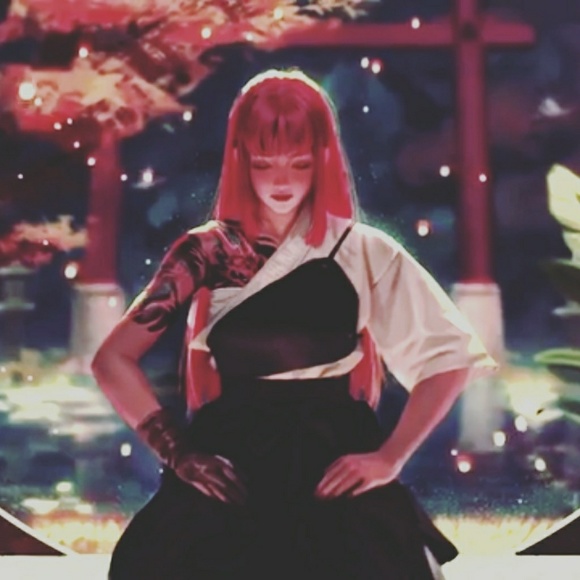 Profile Picture of Candi Maloney (@candi279) on Poshmark