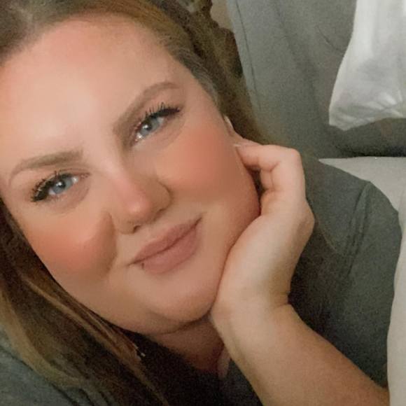 Profile Picture of Taylor Potter (@rolyat1989) on Poshmark