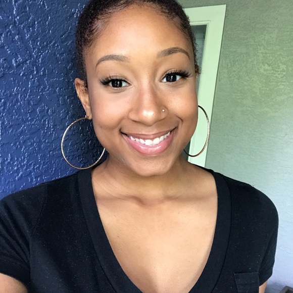 Profile Picture of Jada Leath (@jaechristin) on Poshmark