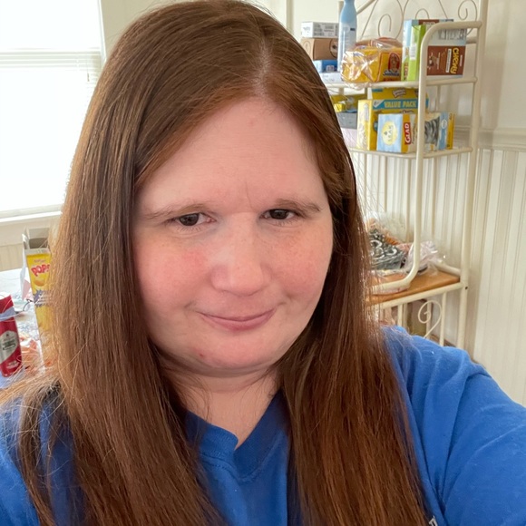 Profile Picture of April Lerro (@weddingsevents) on Poshmark