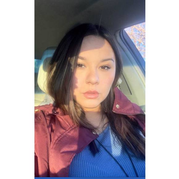 Profile Picture of Coreena Matter (@coreenamatter) on Poshmark