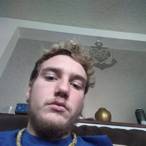 Profile Picture of James Garner (@huntergarner607) on Poshmark