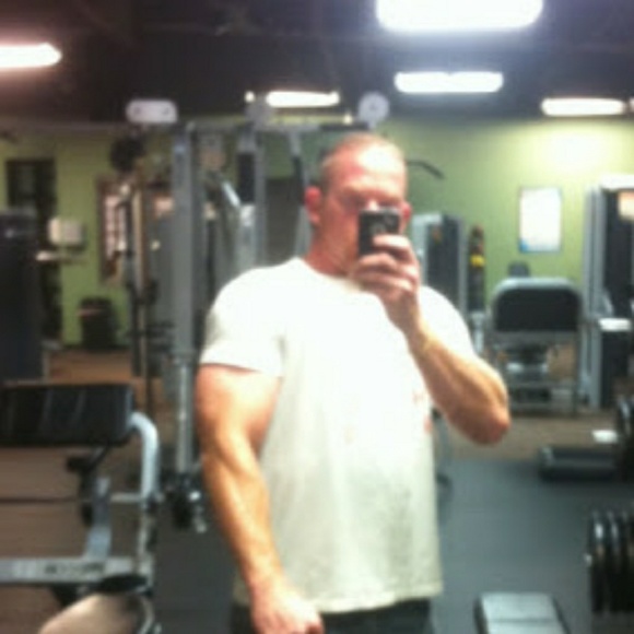 Profile Picture of David Mead (@bahnhof1978) on Poshmark