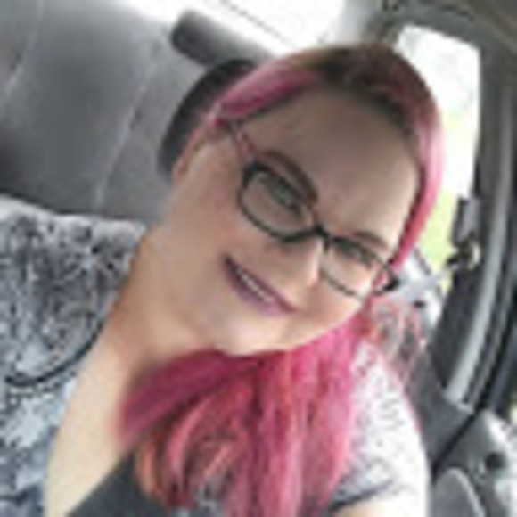 Profile Picture of Jamie Wallace (@smwsmom2018) on Poshmark