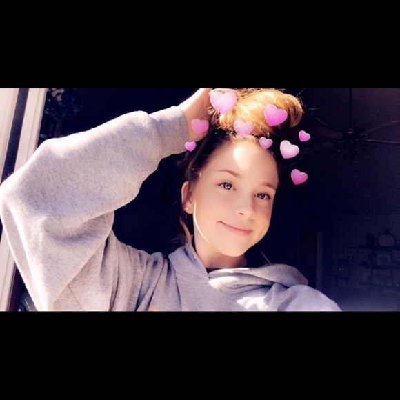 Profile Picture of Scarlett Santa cruz (@scarlett_cruz13) on Poshmark