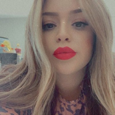 Profile Picture of Amanda Pulido (@_camsmomma) on Twitter