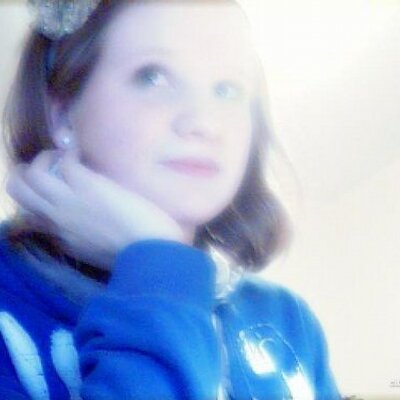 Profile Picture of Phoebe Phillips (L) (@Phoebe_Spain) on Twitter