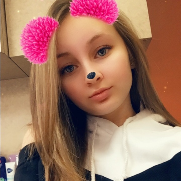 Profile Picture of Hope Sherman (@hope_sherman) on Poshmark