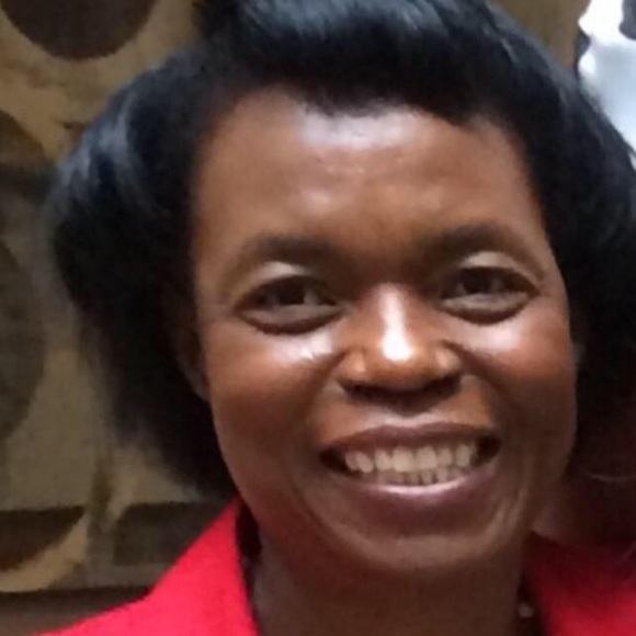 Profile Picture of Mona David (@mona_david) on Poshmark