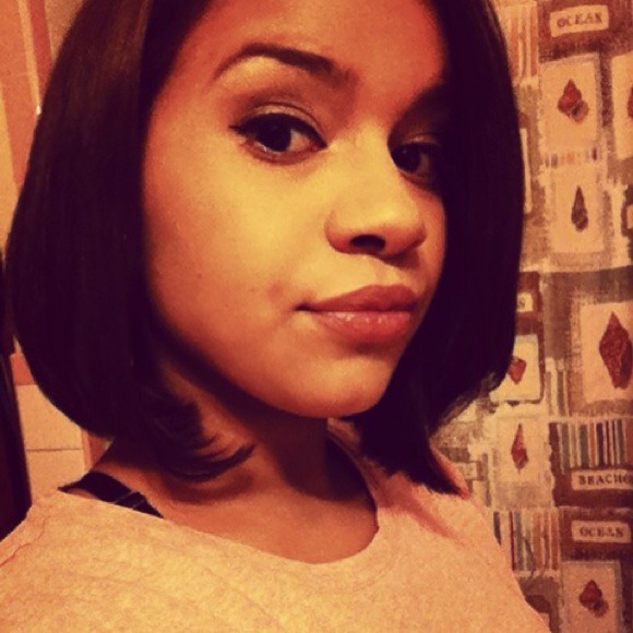 Anellys Henriquez - Poshmark Profile Picture of Anellys Henriquez (@shortyyymac) on Poshmark