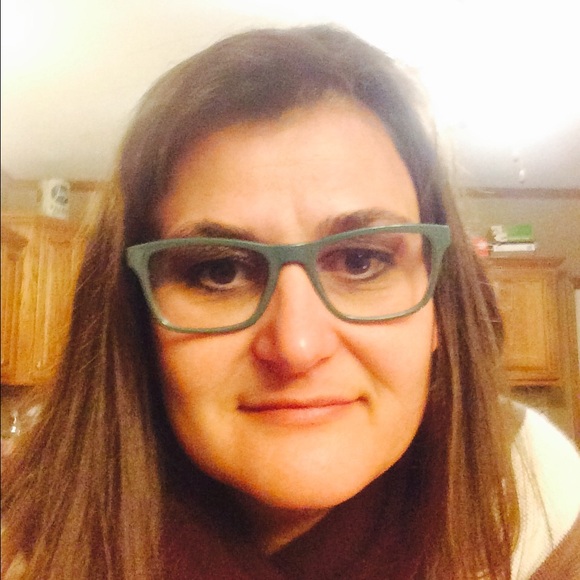 Profile Picture of Joy Walter (@jwalter1994) on Poshmark