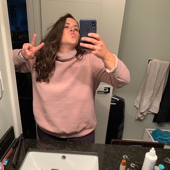 Profile Picture of Amanda Ercego (@amercego) on Poshmark