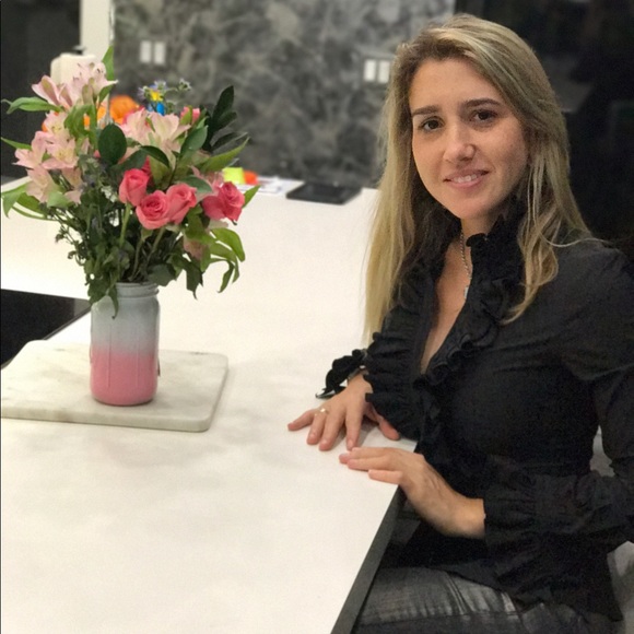 Profile Picture of Delone Garcia (@delonegarcia15) on Poshmark