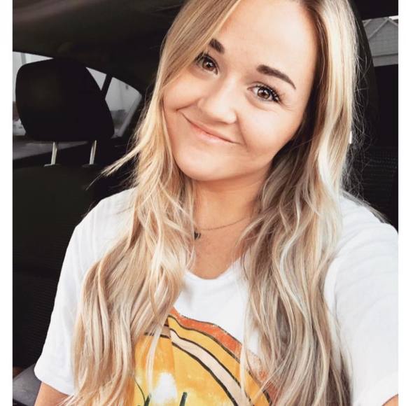 Profile Picture of Melissa Church (@melissalyn1993) on Poshmark