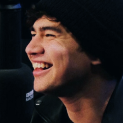 Profile Picture of H (@calumascarado) on Twitter