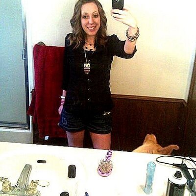 Profile Picture of angela shuffield (@_aaangela) on Twitter