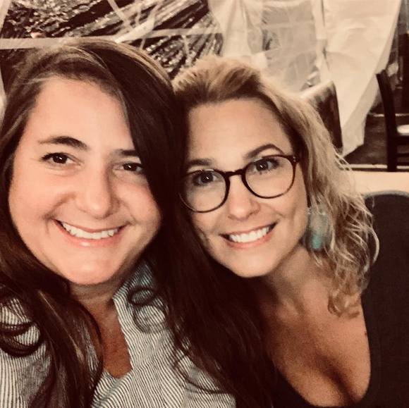 Profile Picture of Amy Nimeh (@amynimeh) on Poshmark