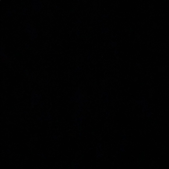 Profile Picture of Junnies Junnies (@junniesjunnies) on Poshmark