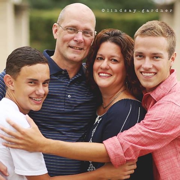 Profile Picture of Theresa Fahrenkrug (@tfahrenkrug) on Poshmark