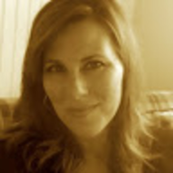 Profile Picture of Shaloma Wease (@shaloma6w) on Poshmark