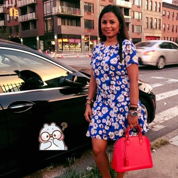 Profile Picture of Ashrin Colchamiro (@ashrinc) on Poshmark