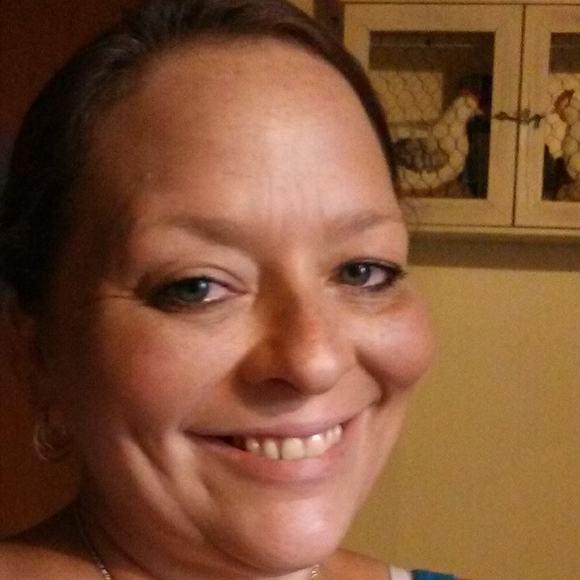 Profile Picture of Connie Barnes (@maria7117) on Poshmark
