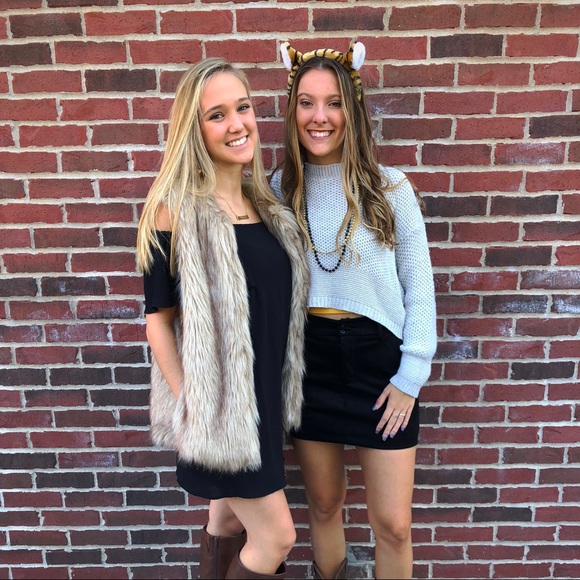 Profile Picture of Ashlyn Jarvis (@ashlyn_jarvis) on Poshmark