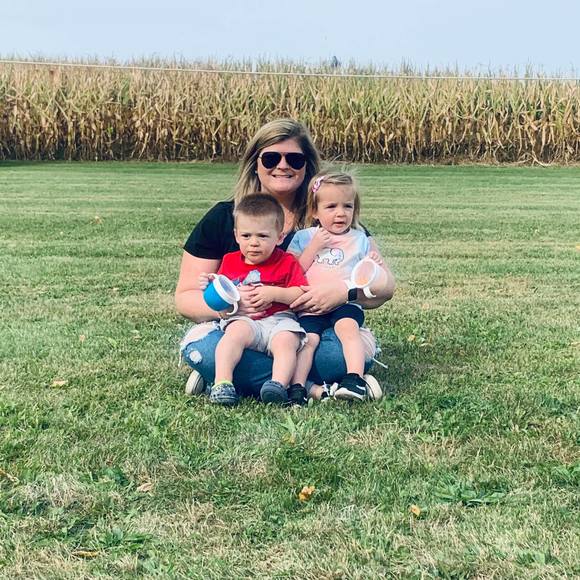 Profile Picture of Andrea Polhemus (@apolhemus22) on Poshmark