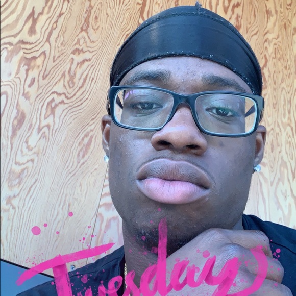 Profile Picture of Aaron Daley (@aarondaley) on Poshmark