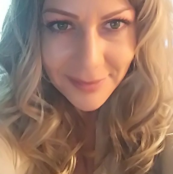 Profile Picture of Nicole Reals (@niniboots) on Poshmark