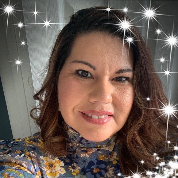 Profile Picture of Yinelly Tiznado (@yinelly2552) on Poshmark