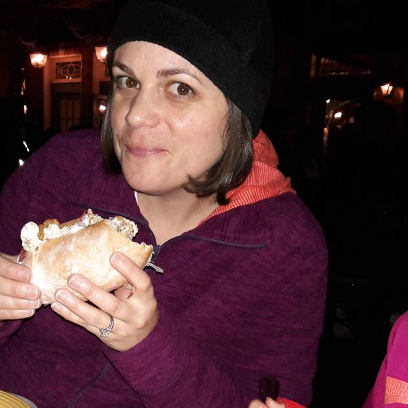 Profile Picture of Jamie Hahn (@hahnjamiem) on Poshmark