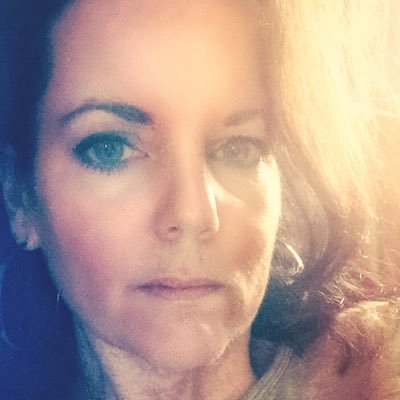 Profile Picture of ☘️Elizabeth McNally (@weekitchen) on Twitter