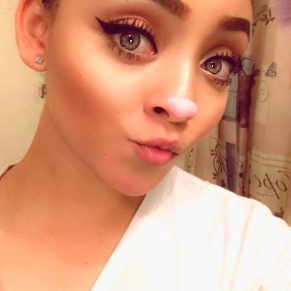 Profile Picture of Dalina Dalina (@dalinaaaaaa) on Poshmark