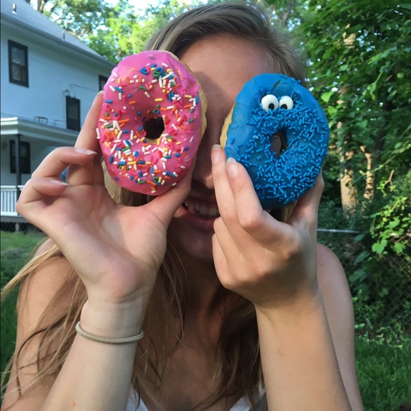 Profile Picture of Stephanie Kraybill (@skraybill13) on Poshmark